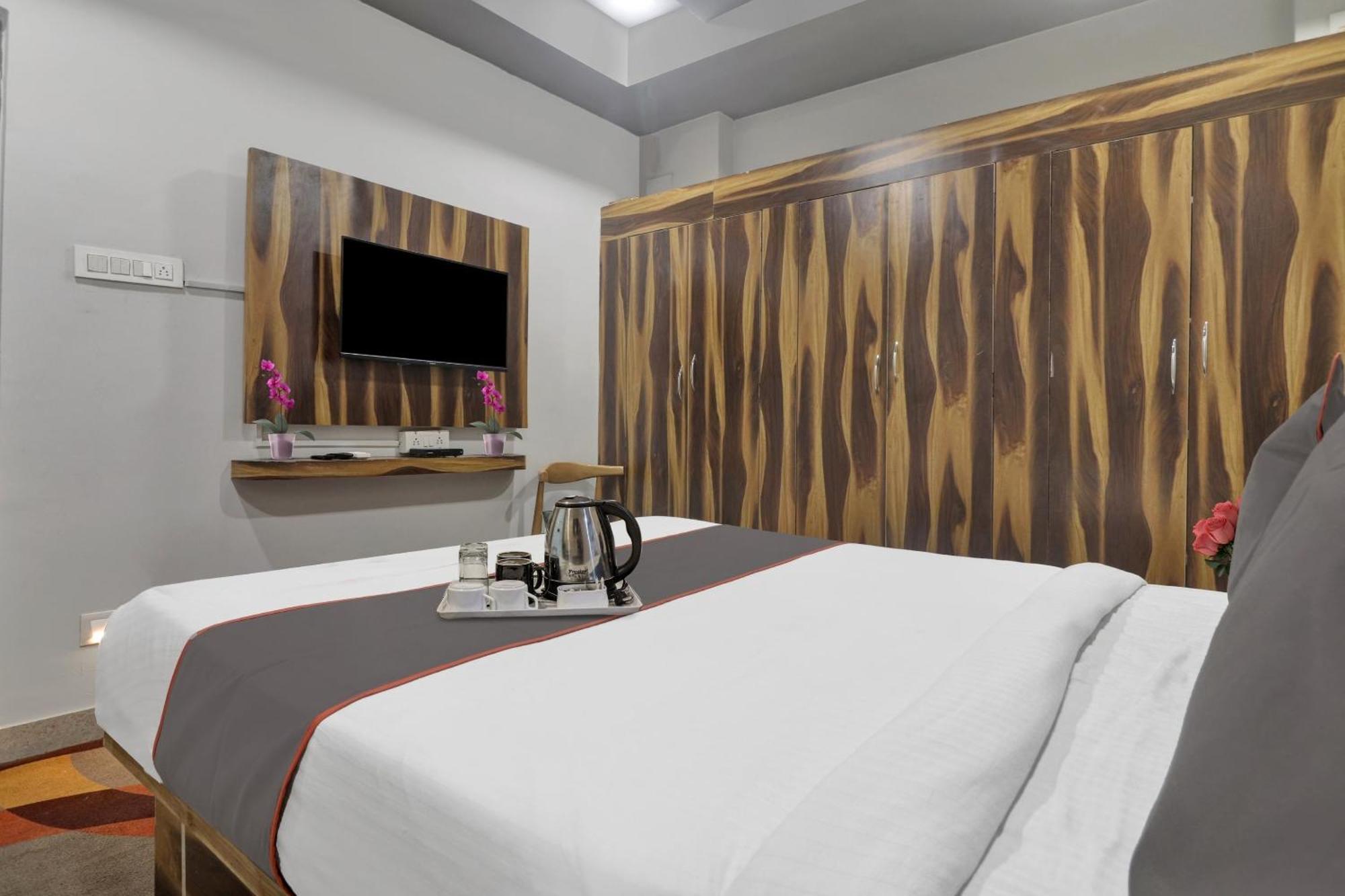 فندق Super Townhouse Rcc Blizz Kondapur  المظهر الخارجي الصورة