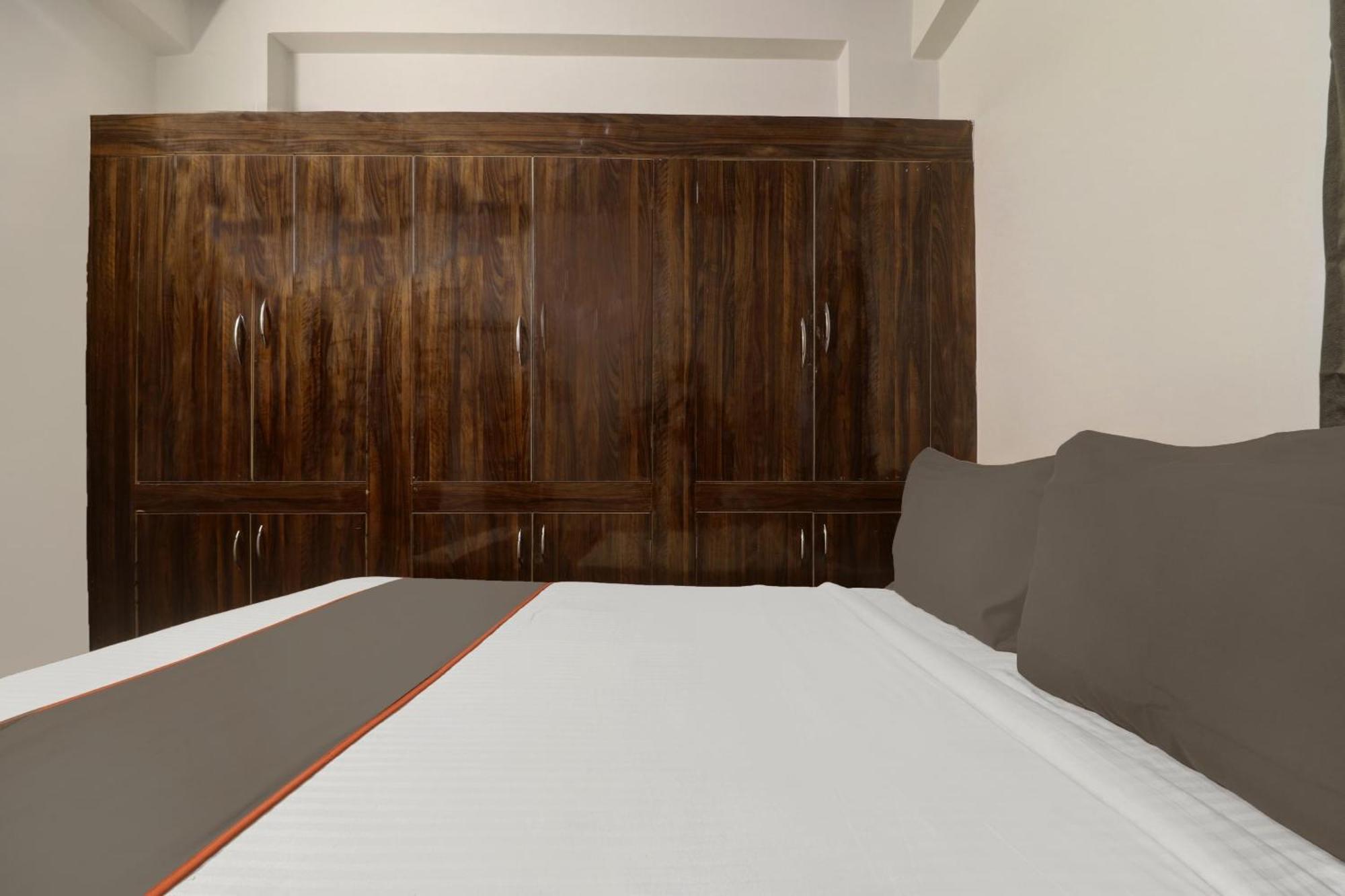 فندق Super Townhouse Rcc Blizz Kondapur  المظهر الخارجي الصورة