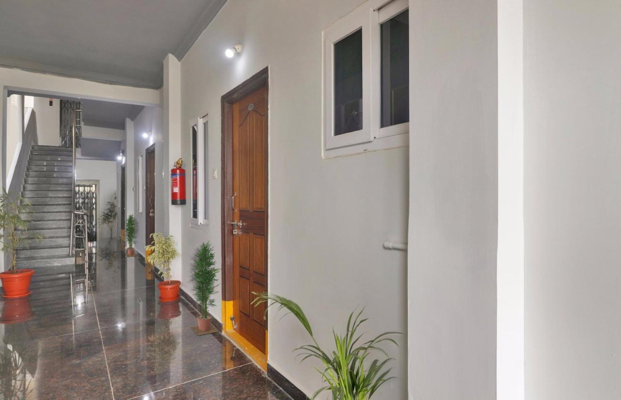 فندق Super Townhouse Rcc Blizz Kondapur  المظهر الخارجي الصورة