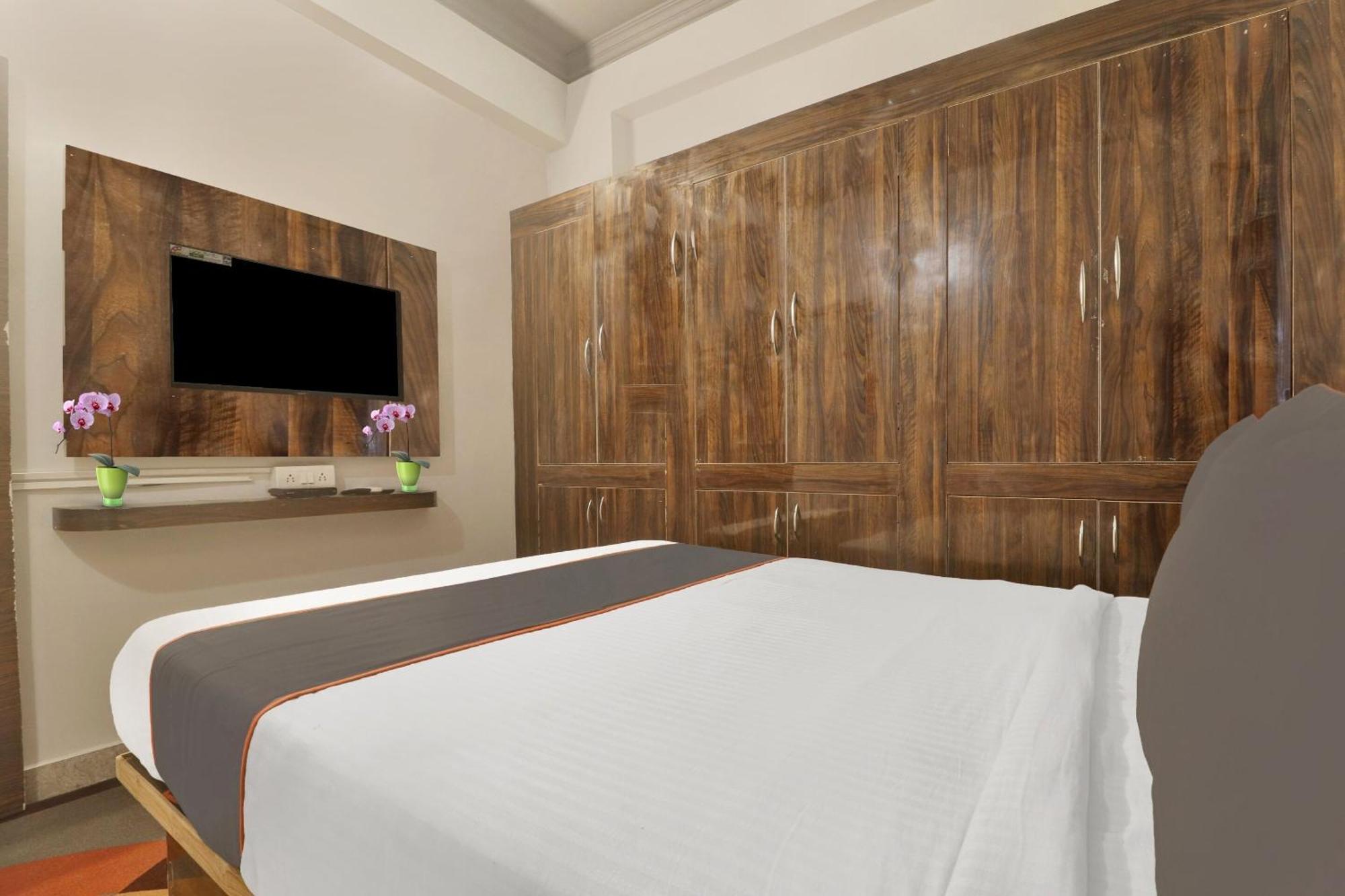 فندق Super Townhouse Rcc Blizz Kondapur  المظهر الخارجي الصورة