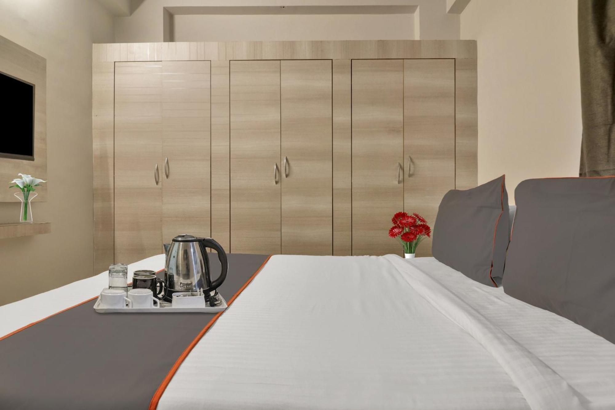 فندق Super Townhouse Rcc Blizz Kondapur  المظهر الخارجي الصورة